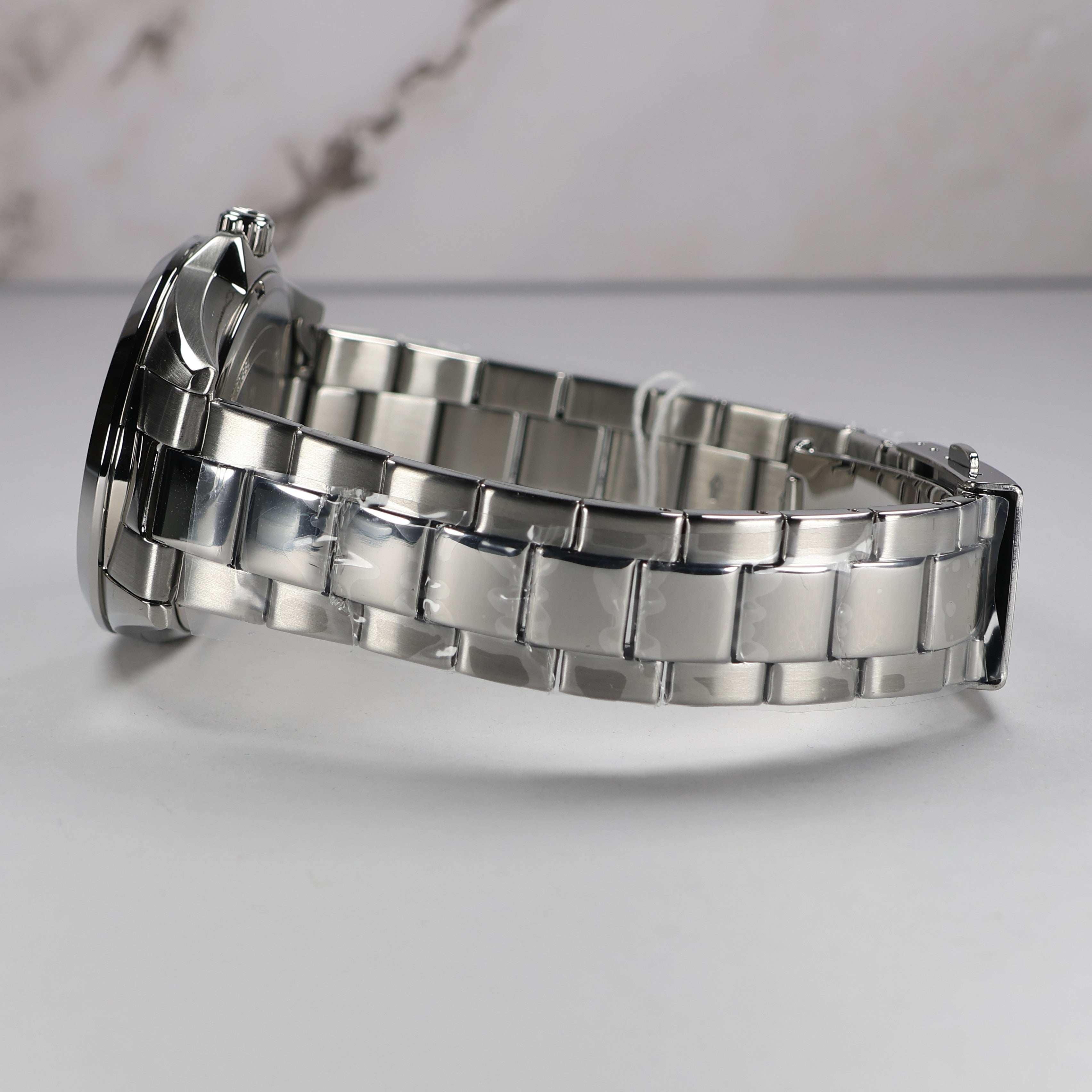 Casio Edifice Men's Black Dial Stainless Steel Sports Watch EFV-100D-1AVUEF