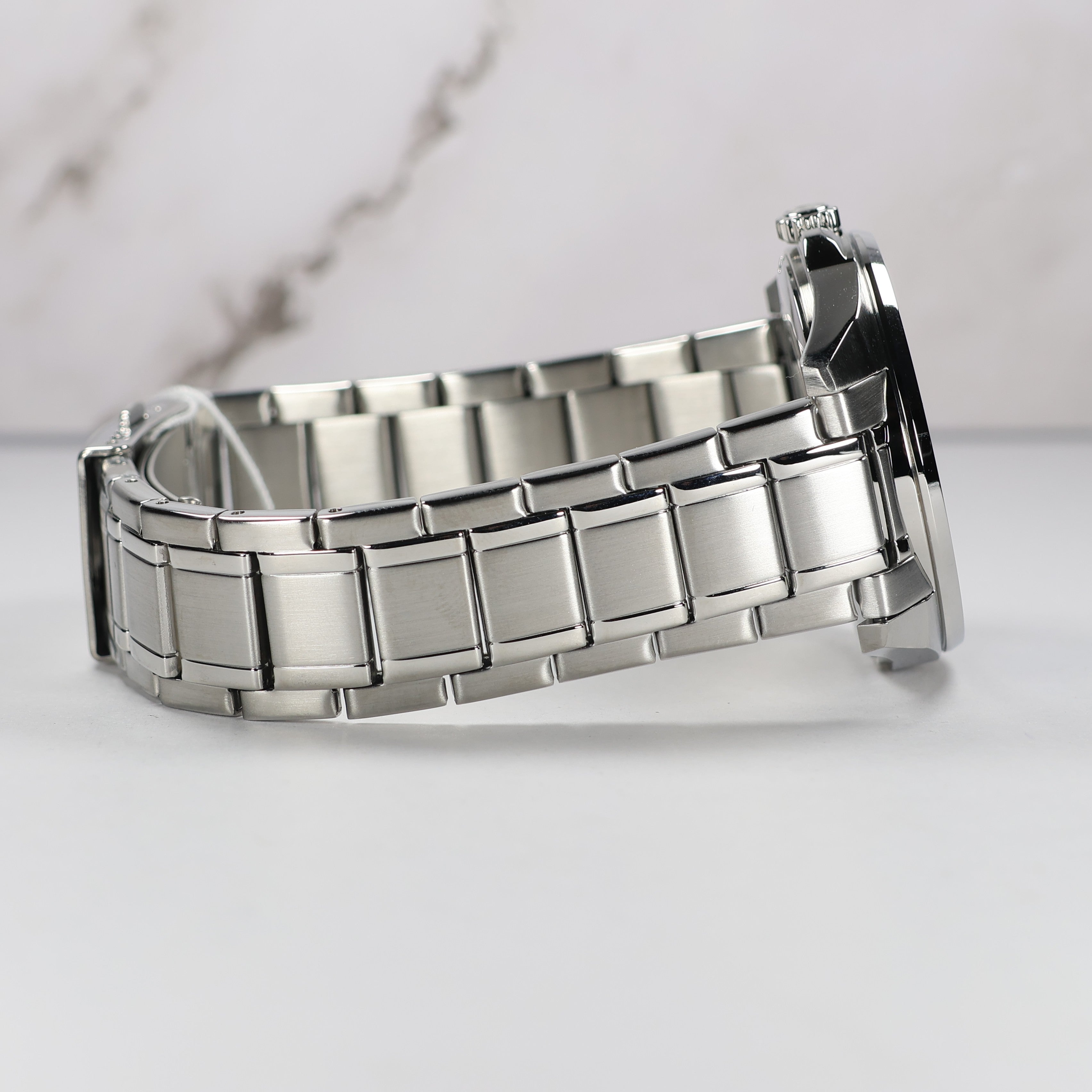 Casio Edifice Men's Blue Dial Stainless Steel Sports Watch EFV-150D-2AVUEF