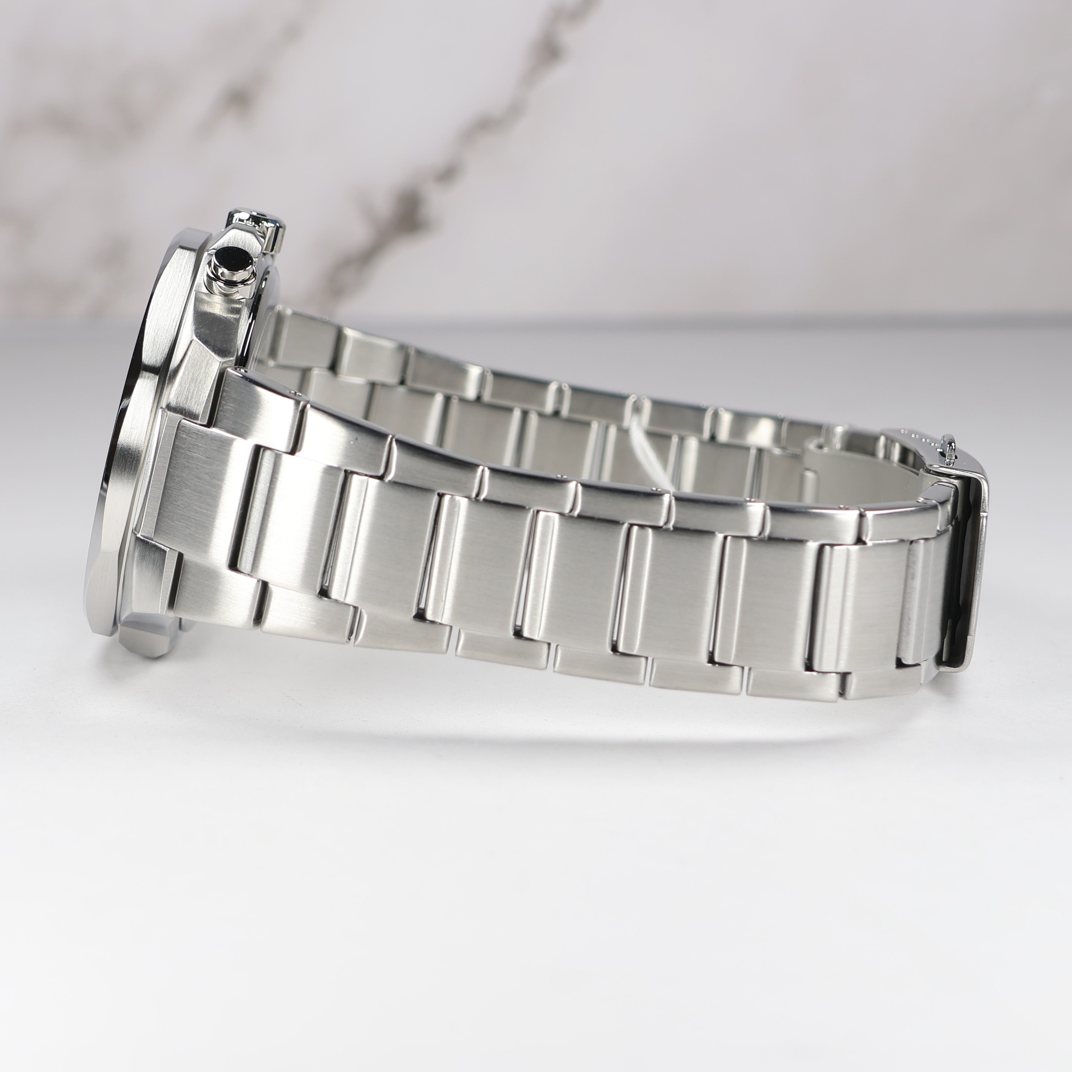 Casio Edifice Men's Blue Dial Stainless Steel Chronograph Watch EFV-640D-2BVUEF